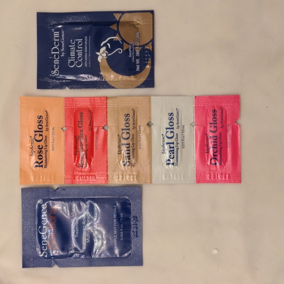 Senegence Sample Packs - Picture 3 of 5